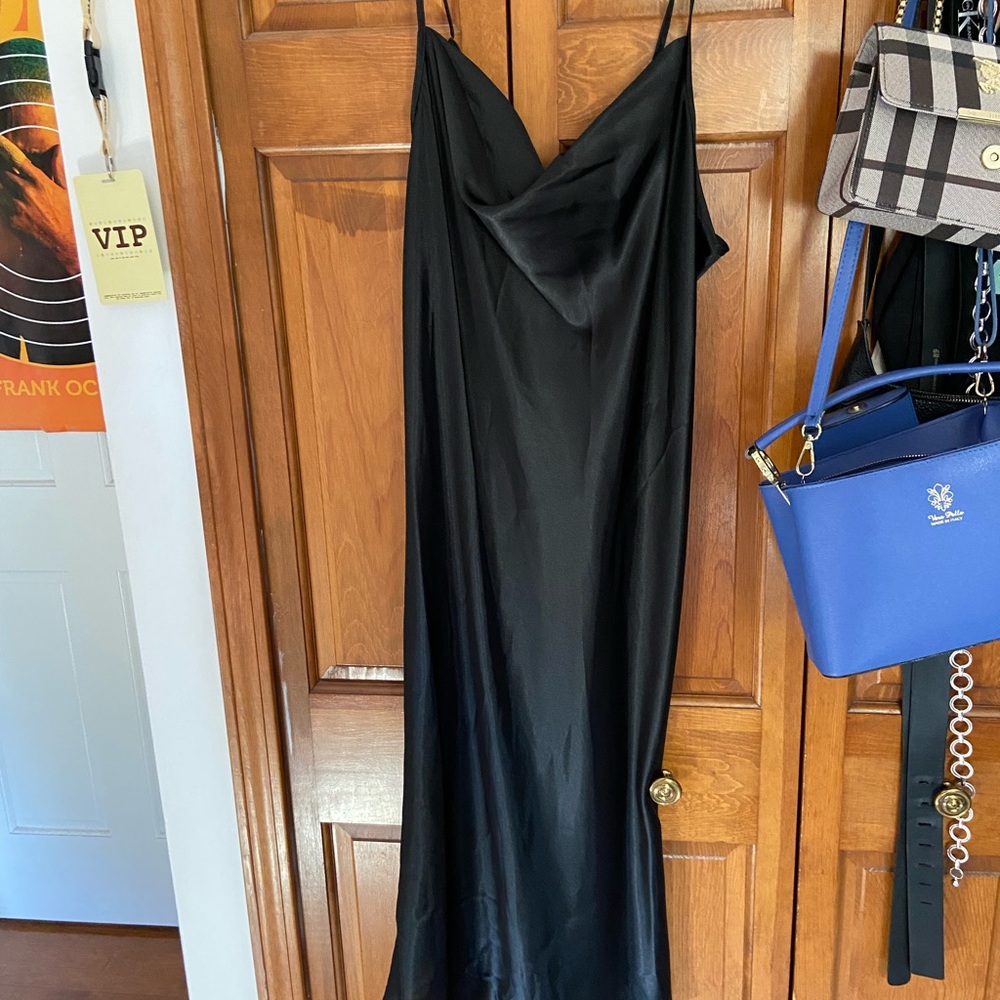 BEBE MIDI DRESS
